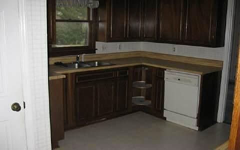 2nd image of 1701 Birchwood Ln