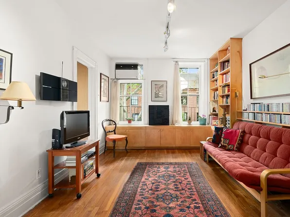 79 Perry St APT 3R, New York, NY 10014