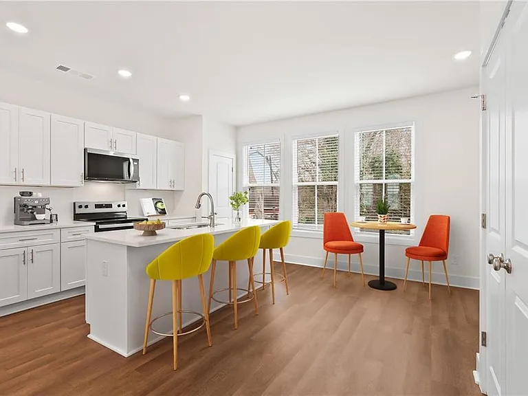 195 W Lake Ave NW #1 — Photo 10