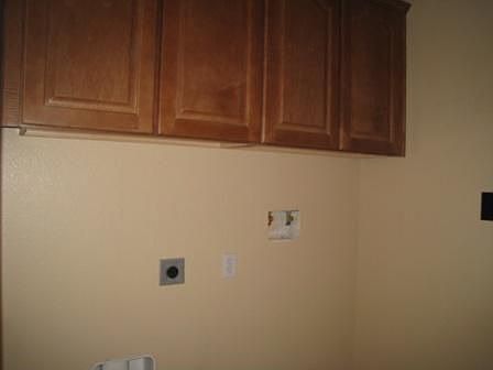 3rd image of 915 Desert View Dr