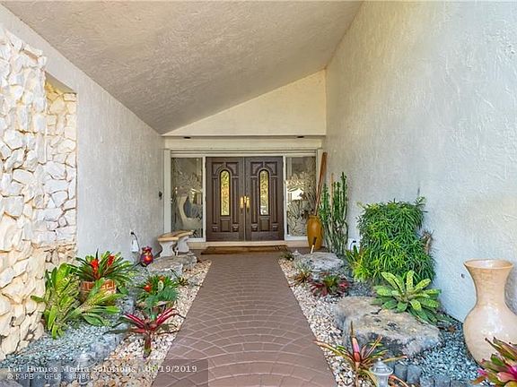 4th image of 7606 NW 87th Ave