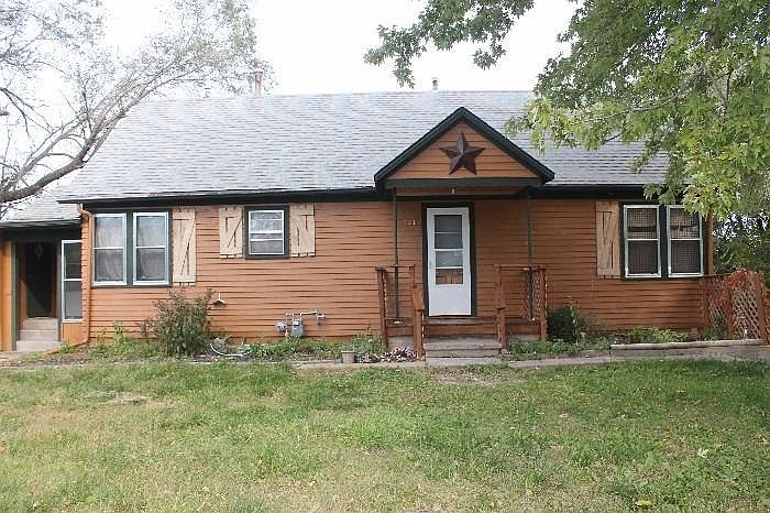 1st image of 221 Pomeroy St