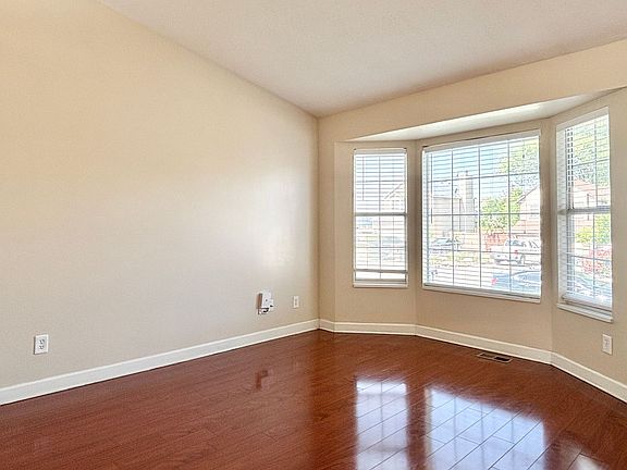 3rd image of 924 N Starcrest Dr