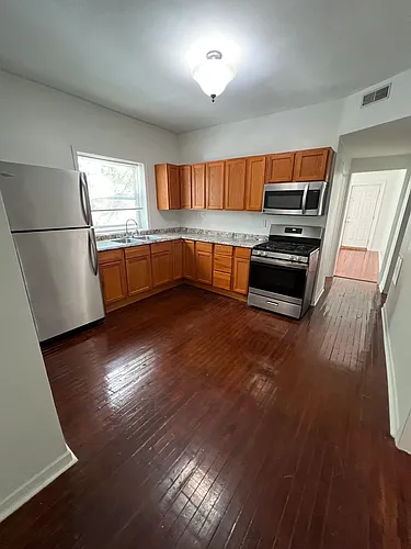 2724 W Chicago Ave #2R Photo 1 2724 W Chicago Ave #2R Photo 1