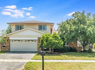 19713 Lake Park Dr, Lynwood, IL 60411