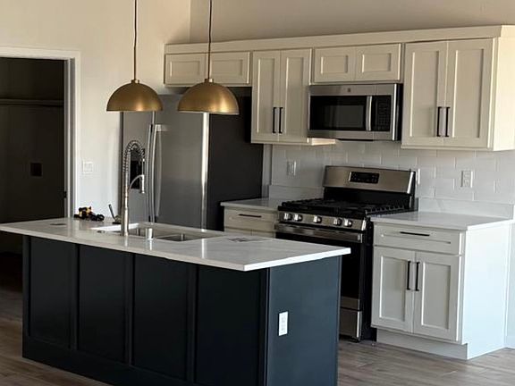 4th image of 803 Ts Daniel Cadena Dr #B