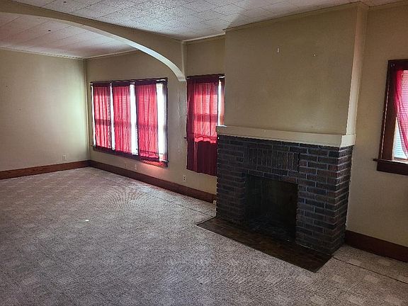 2nd image of 906 N Summit St #1
