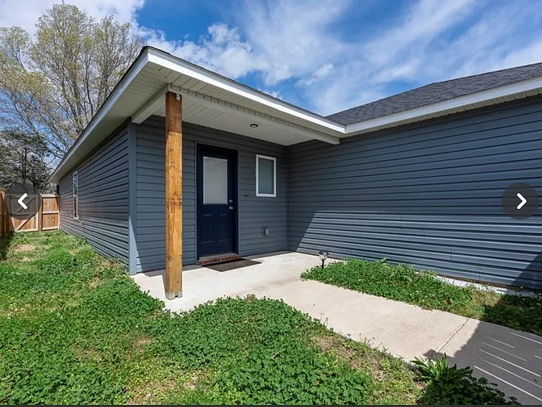 2564 E Illinois Aly — Photo 5