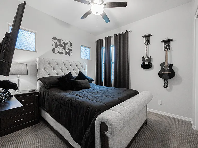 11777 S 51st Dr — Photo 37