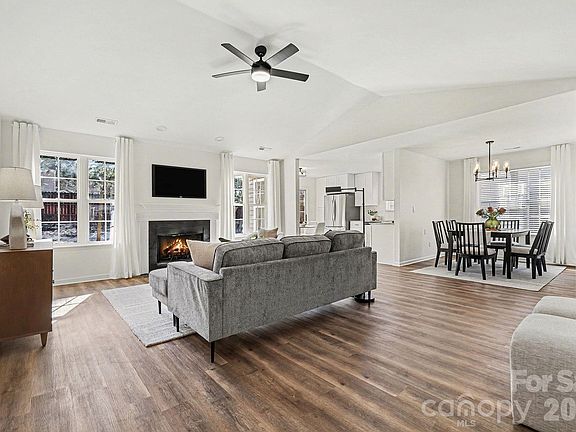 4th image of 13941 Ballyshannon Ln