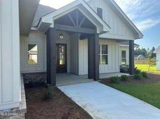 24 Pipestone Pass, Sumrall, MS 39482