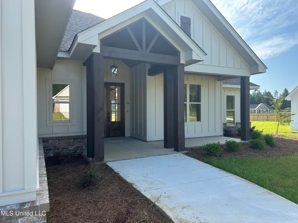 24 Pipestone Pass, Sumrall, MS 39482