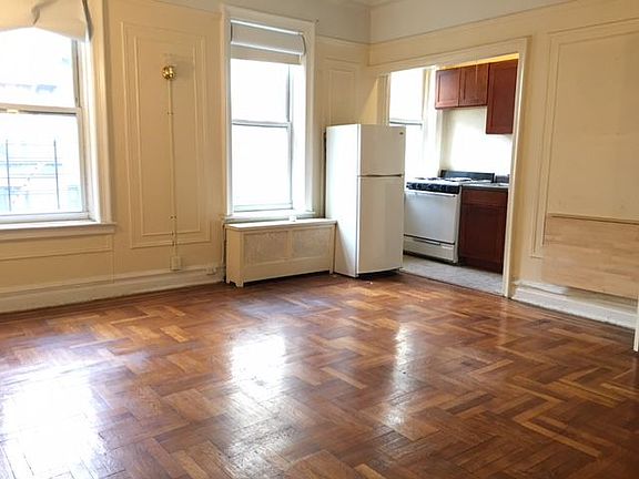 2nd image of 2110 Westbury Ct APT 4O