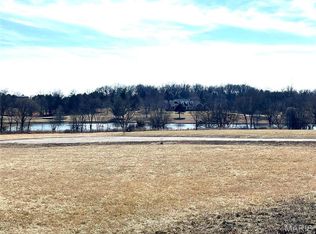 1 Grand Lake Cir, Lebanon, MO 65536