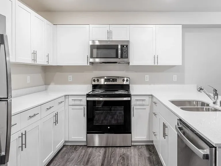 501 NE 112th Ave — Photo 8
