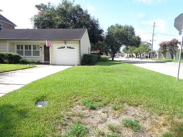 5125 Locust St — Photo 2