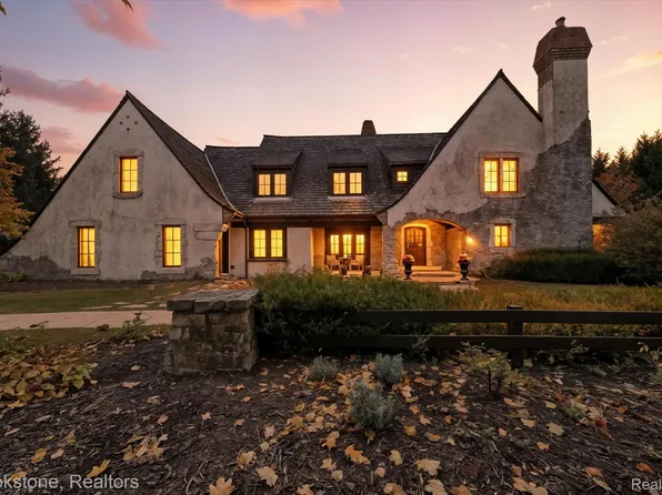 8179 Towering Pnes, Clarkston, MI 48348