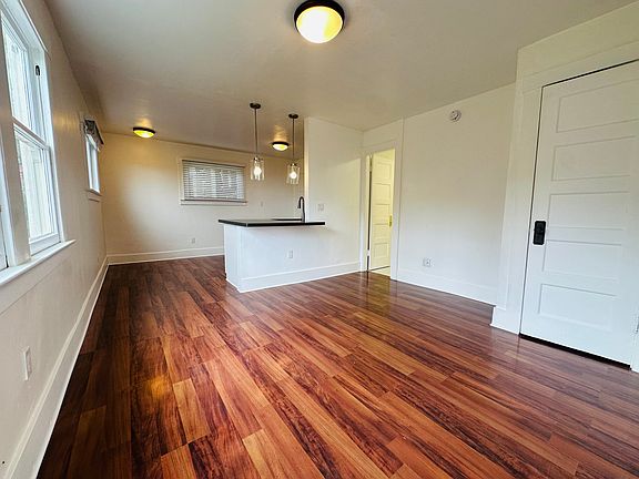 5th image of 1826 Loma St #1