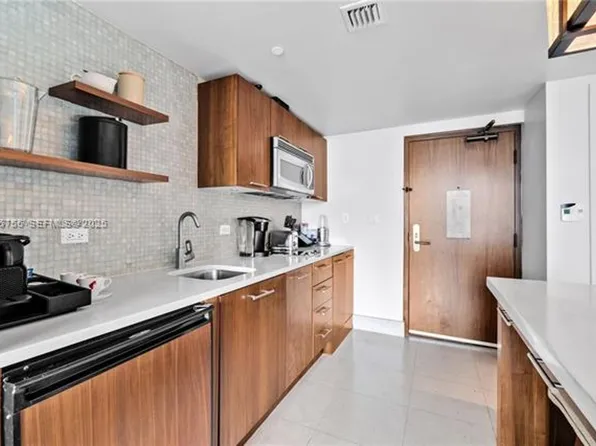 6801 Collins Ave, Miami Beach, FL