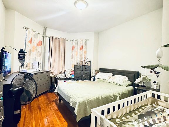 4th image of 94-32 86th Road