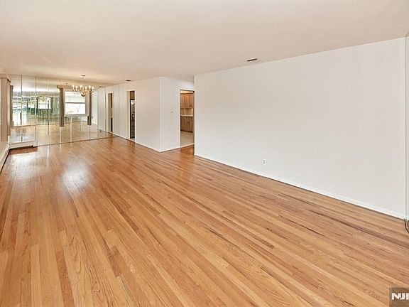 5th image of 216 Mehrhof Rd