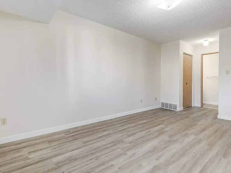 391 Huntington Hl NW #200 — Photo 11