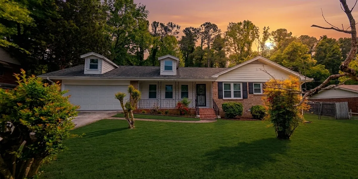 Building Photo - 2866 Manor Ct