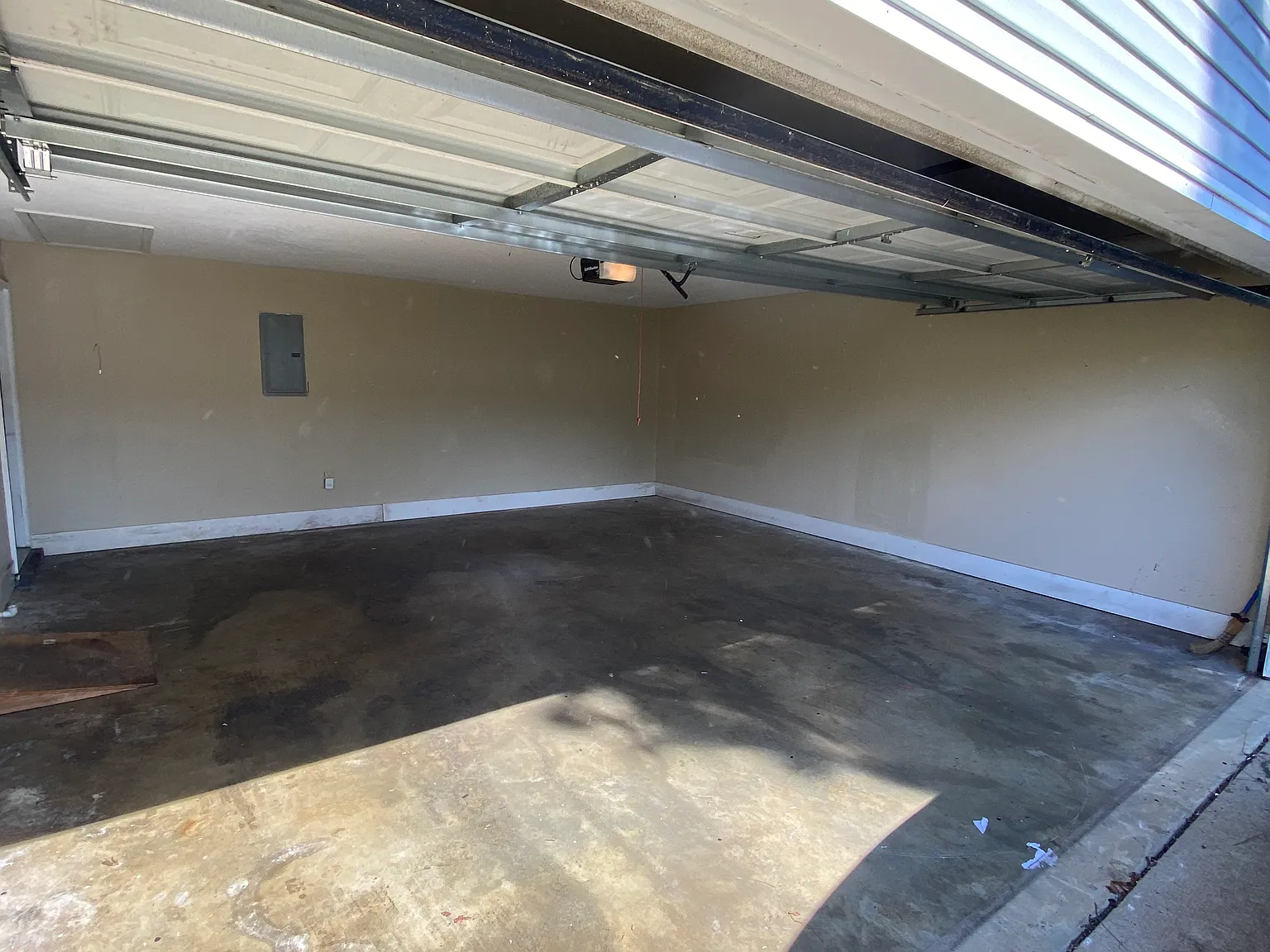 3 bed, 1272 sqft, $1,590 — Photo 2