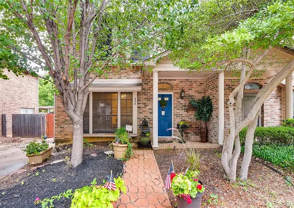 1st image of 606 Essex Pl