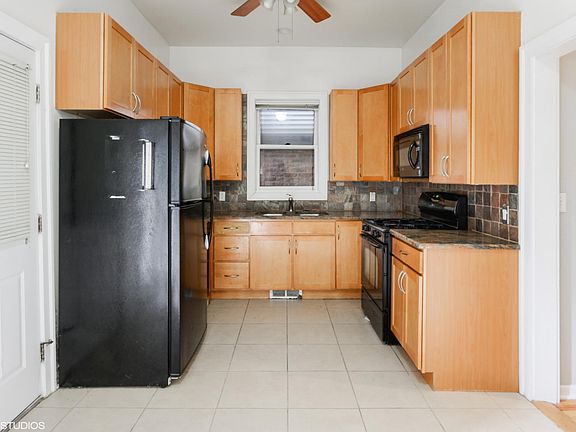 5th image of 1323 W George St APT 1F