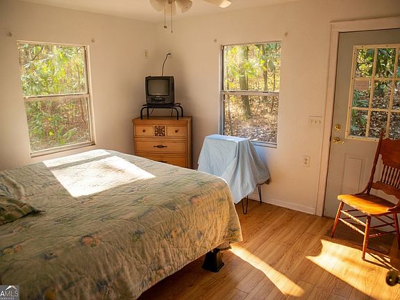 4th image of 1380 Landing Rd