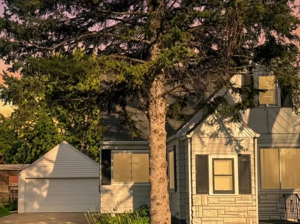 615 S 11th St, Aberdeen, SD 57401