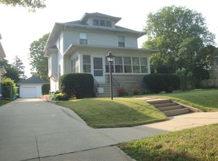 527 S Washington St, Paxton, IL 60957