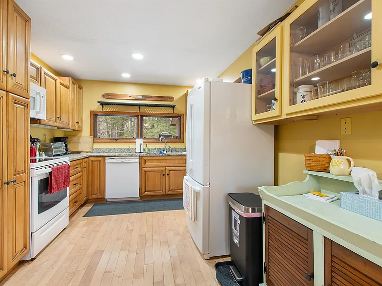 242 High Haith Rd — Photo 12
