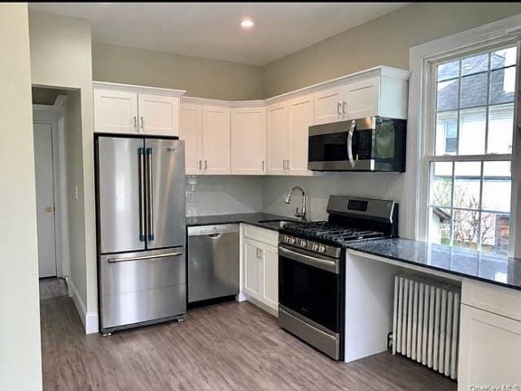 3rd image of 99 Brookside Pl Floor 2