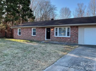 2132 14th Avenue Dr NE, Hickory, NC 28601
