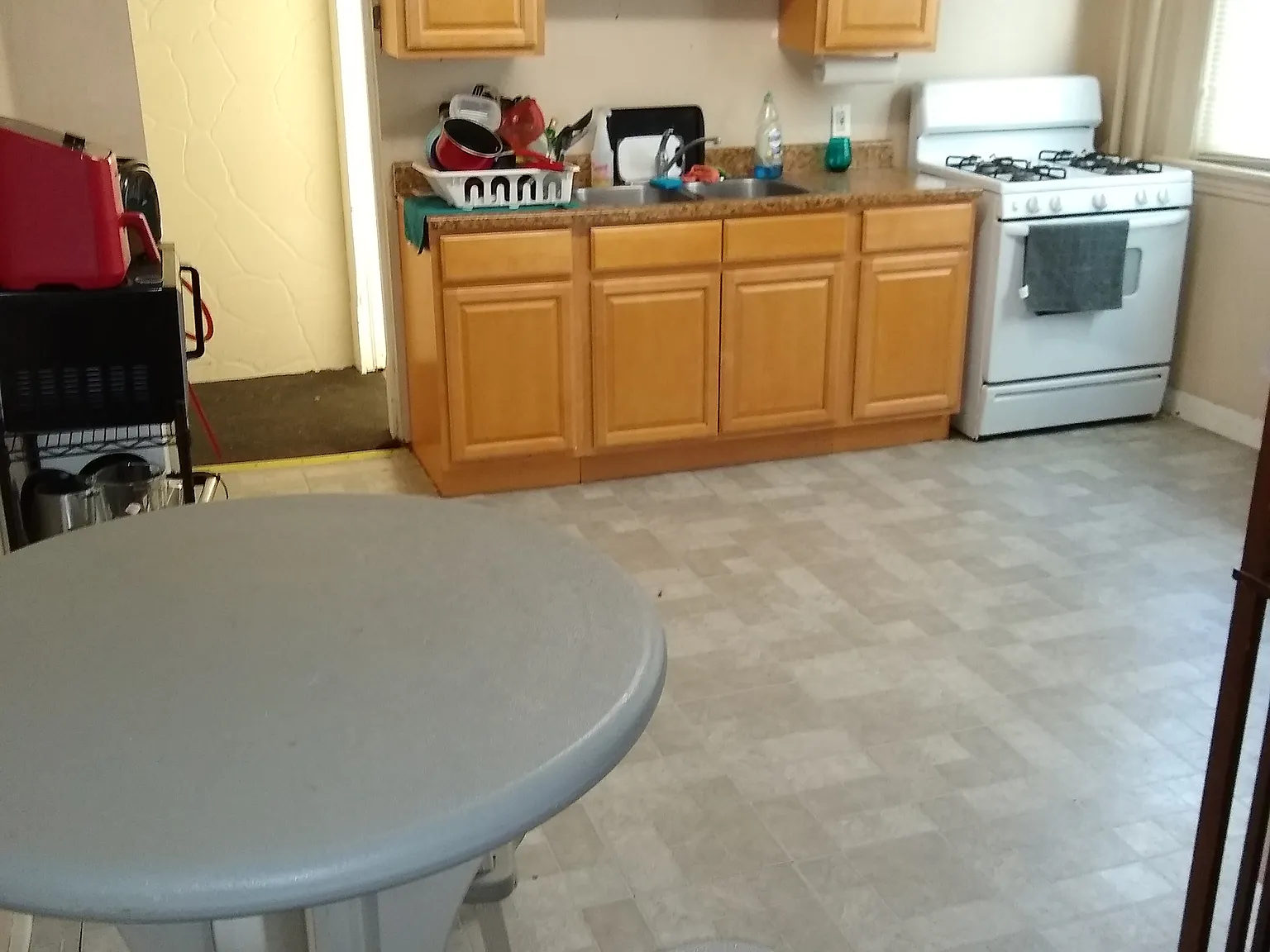 1 bed, 1050 sqft, $625 — Photo 3