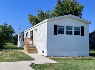 140 Mallard Dr, Pontoon Beach, IL 62040
