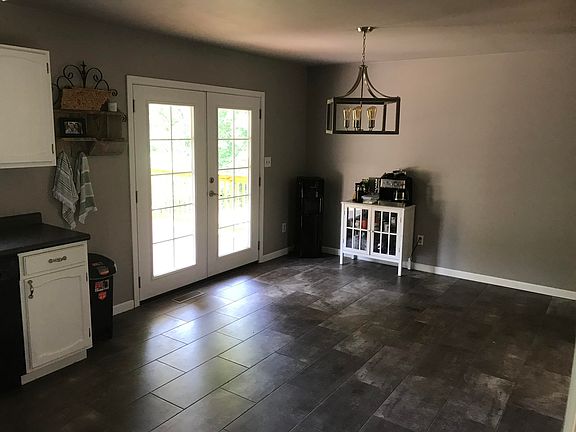 3rd image of 515 Highland View Dr