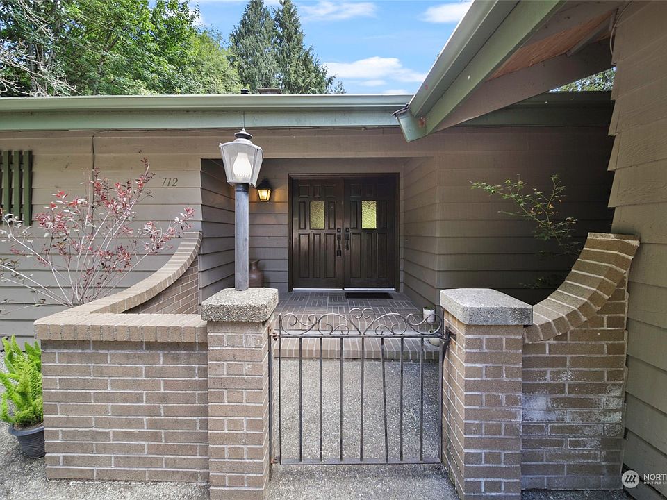 1st image of 712 Z Street SE