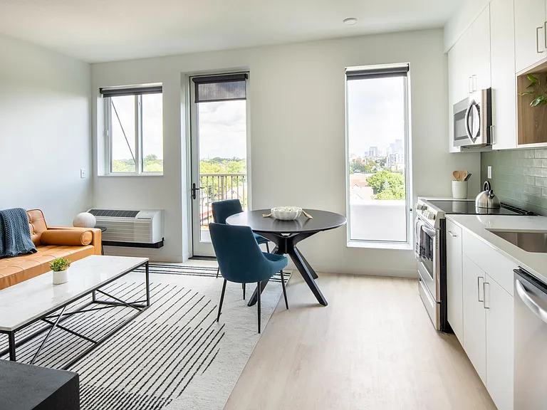 Akin Apartments — Photo 23