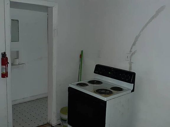 3rd image of 6370 Restlawn Dr