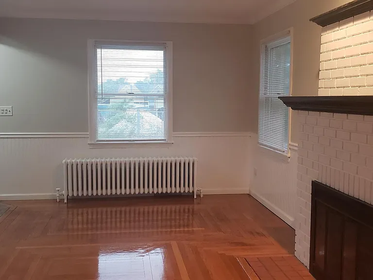 54 Lambert St — Photo 15