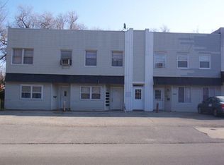 741 6th St, Charleston, IL 61920