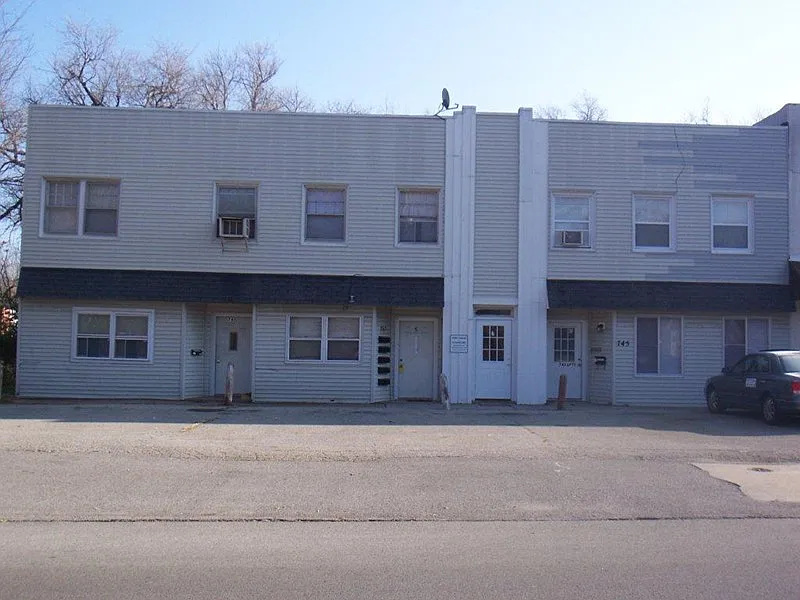 741 6th St photo 1