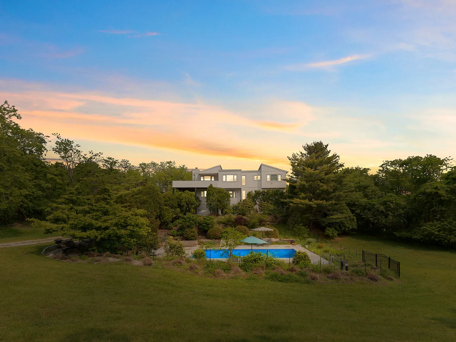 Nice and Easy Summer Rental in Shinnecock Hills — Photo 4