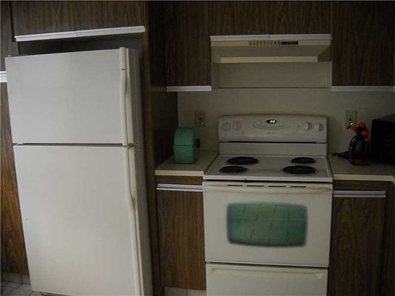 2nd image of 2003 Granada Dr APT G1