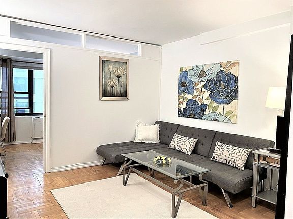 4th image of 210 E 47th St #10I