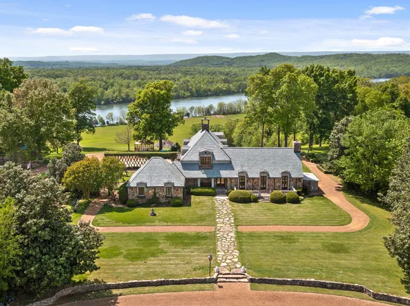 301 Espalier Dr, Decatur, TN 37322