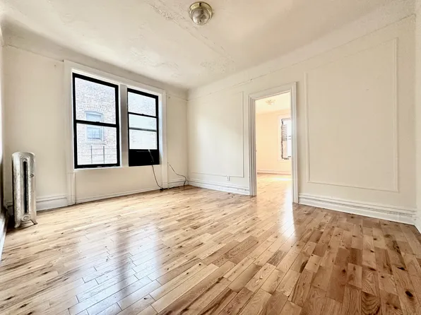 137 Nagle Avenue image 1 of 7